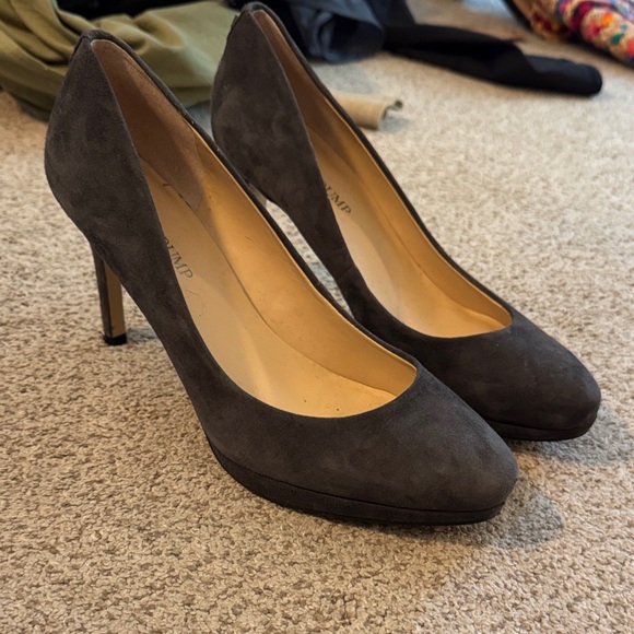 Ivanka Trump Charcoal Suede Heels Size 8 - Picture 1 of 5